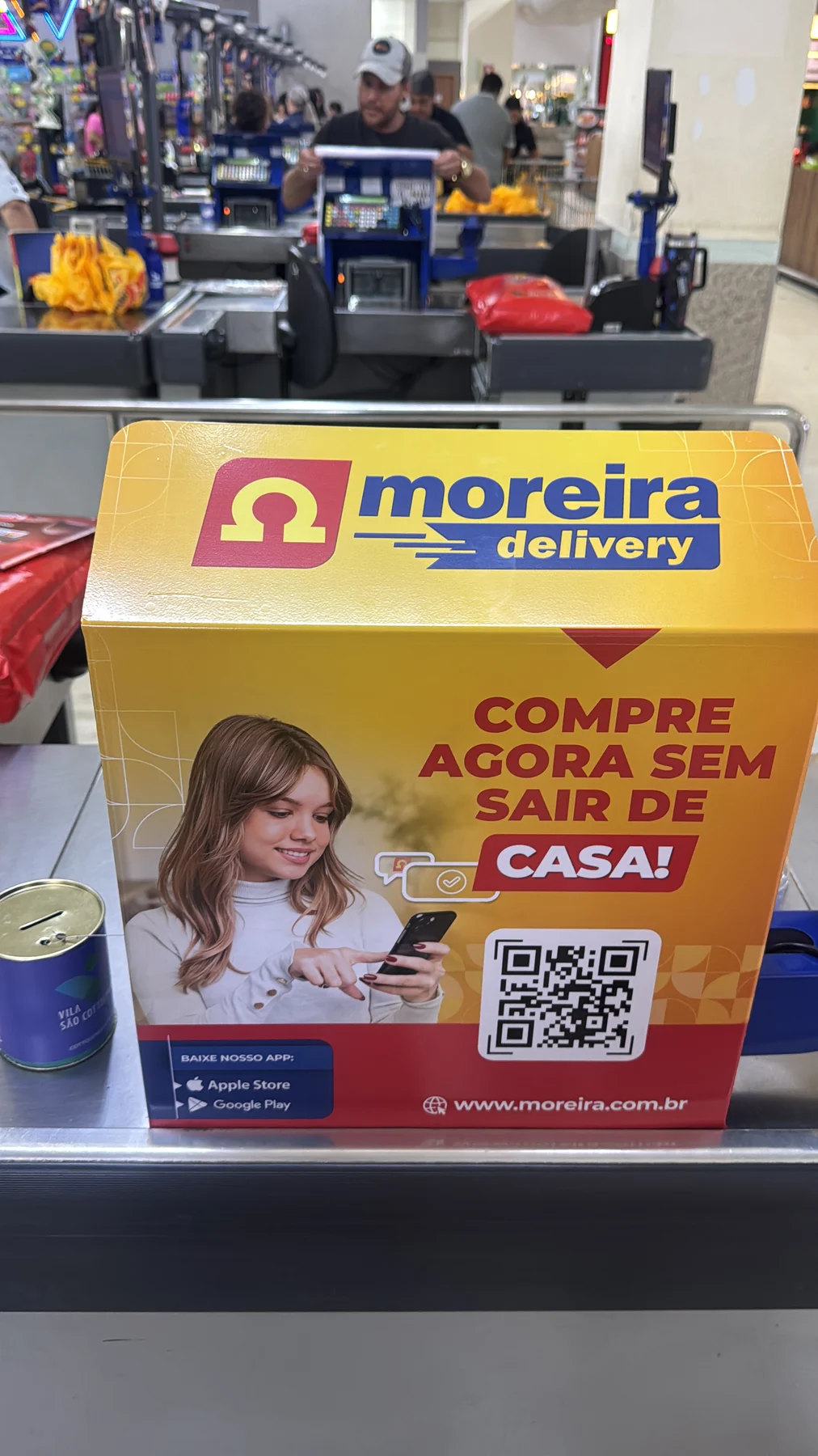Referência visual: Comunicação no balcão — Moreira