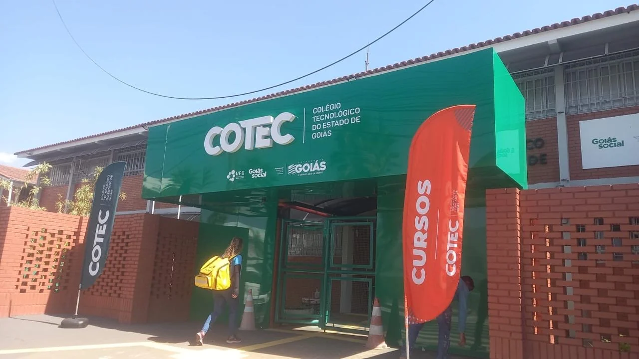 Fachada Cotec produzida pela Varela em Goiânia